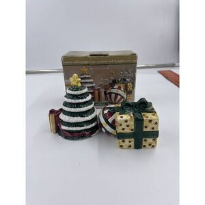 Vintage Home Trends Christmas Tree And Gift Box Salt‎ And Pepper Shakers